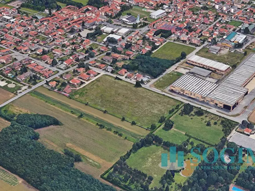 Immagine 3 di Locale commerciale in vendita  in Via ceresio a Lonate Pozzolo