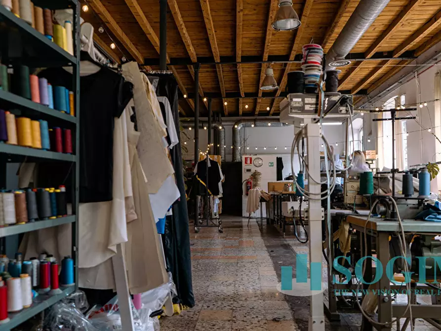 Immagine 10 di Capannone industriale in vendita  in via Molino ponte 1 a Verano Brianza