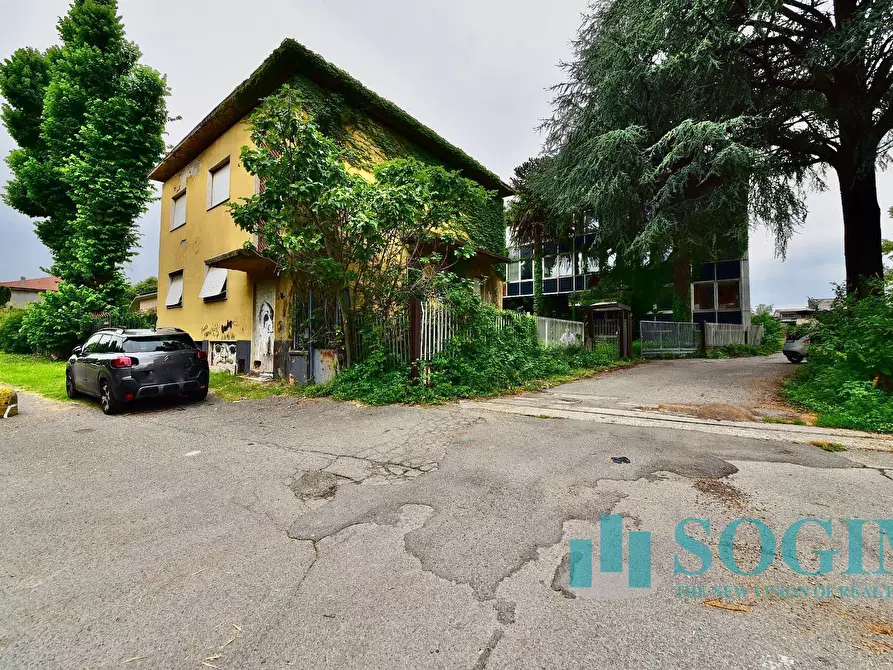 Immagine 2 di Palazzo in vendita  in Via Cesare Battisti 54 a Albiate