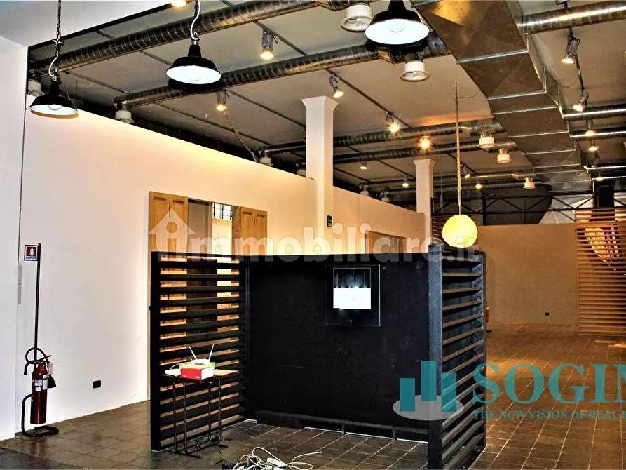 Immagine 10 di Locale commerciale in vendita  in via pegoraro a Gallarate