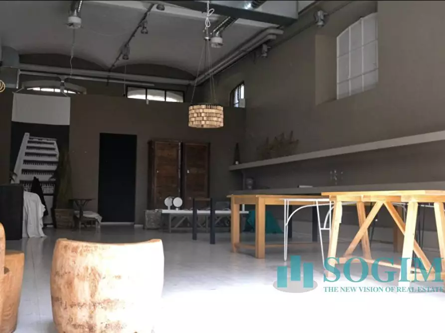 Immagine 13 di Locale commerciale in vendita  in via pegoraro a Gallarate