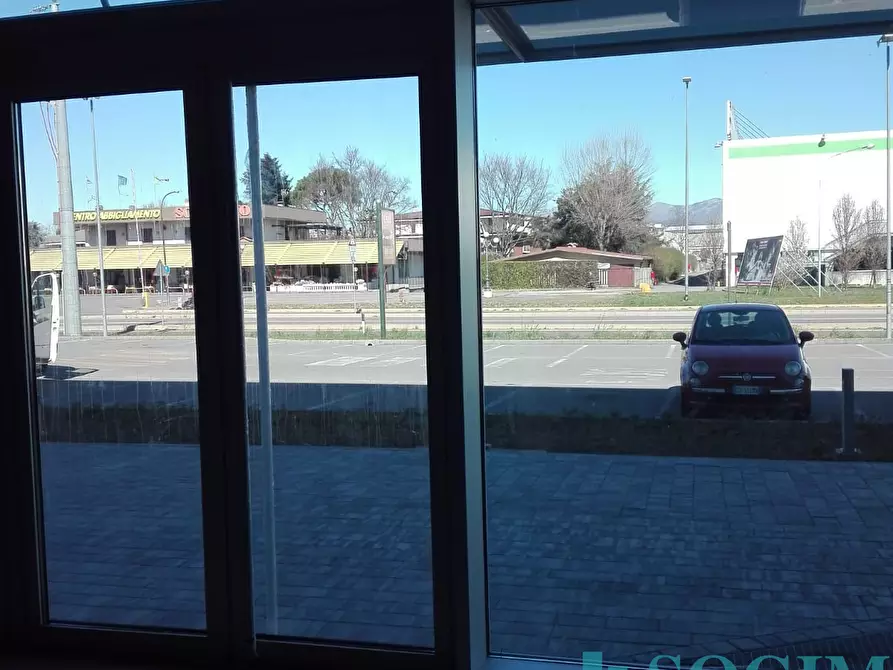 Immagine 12 di Locale commerciale in affitto  in Via Italia 162 a Busnago