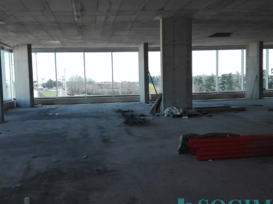 Immagine 13 di Locale commerciale in affitto  in Via Italia 162 a Busnago