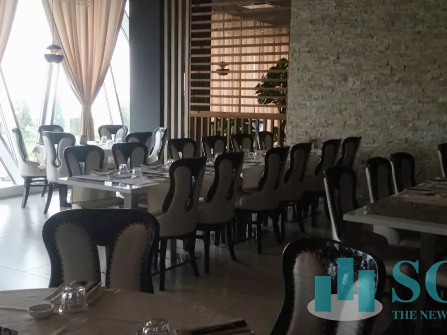 Immagine 19 di Locale commerciale in affitto  in Via Italia 162 a Busnago