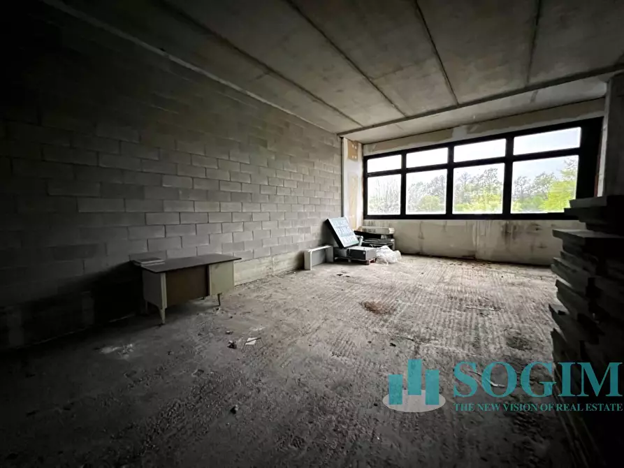 Immagine 4 di Magazzino in vendita  in via ticino a Senna Comasco