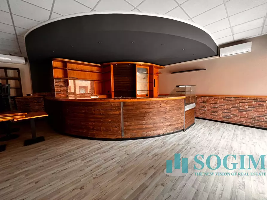 Immagine 9 di Negozio in vendita  in Via anzani a Como