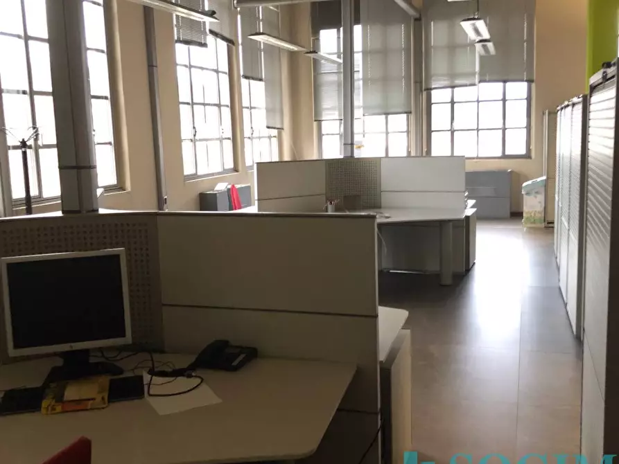 Immagine 4 di Ufficio in affitto  in via silvio pellico a Como