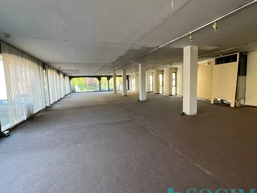 Immagine 13 di Locale commerciale in vendita  a Buscate