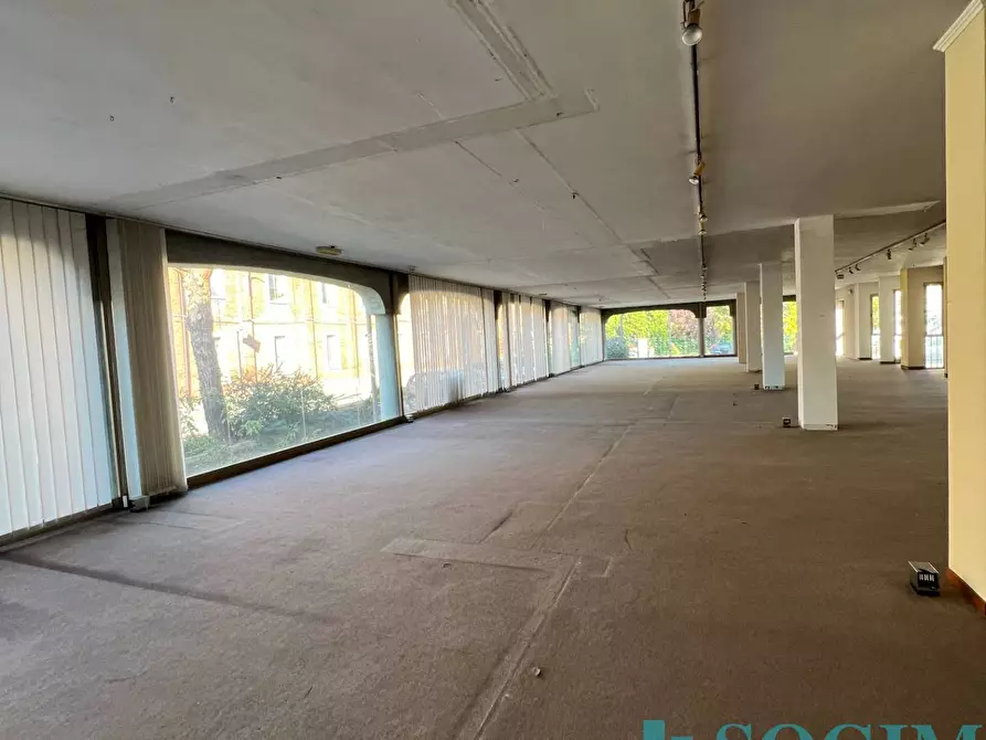 Immagine 17 di Locale commerciale in vendita  a Buscate