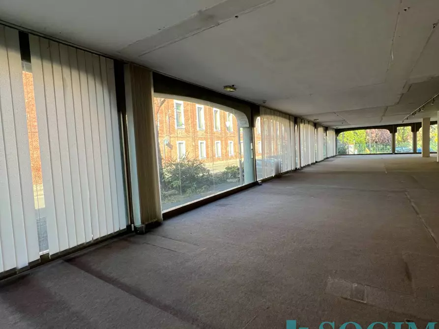 Immagine 18 di Locale commerciale in vendita  a Buscate