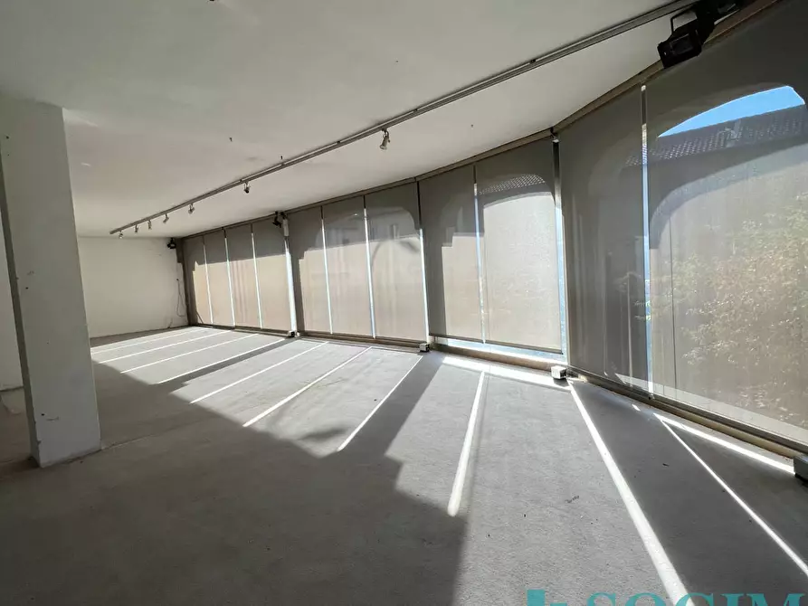 Immagine 20 di Locale commerciale in vendita  a Buscate