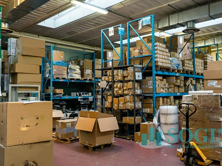 Immagine 7 di Capannone industriale in vendita  in Via Caravaggio a Desio