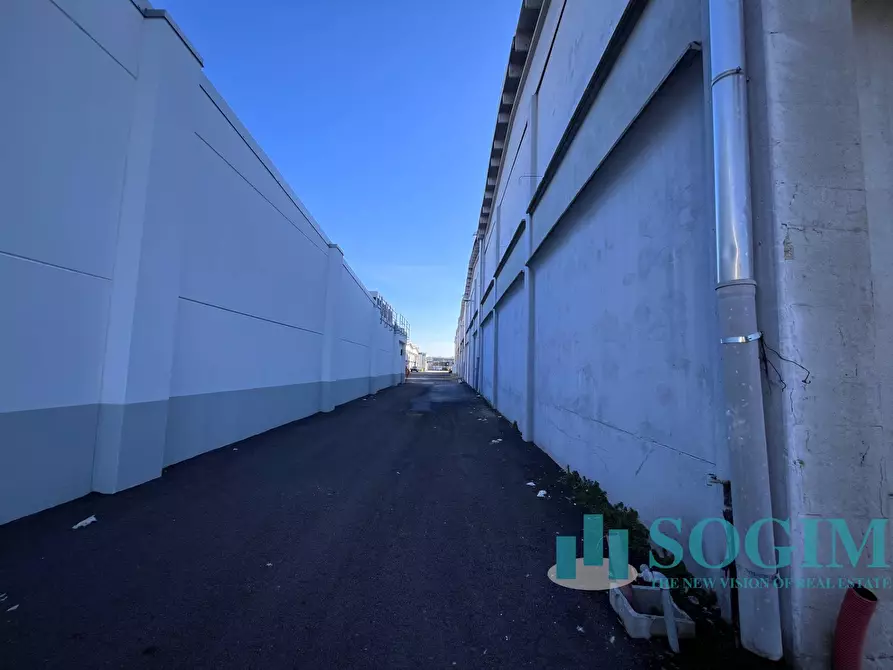 Immagine 15 di Capannone industriale in vendita  a Cesano Boscone