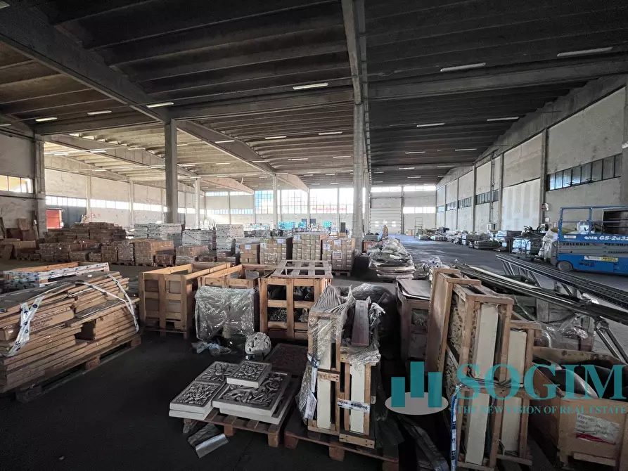 Immagine 17 di Capannone industriale in vendita  a Cesano Boscone