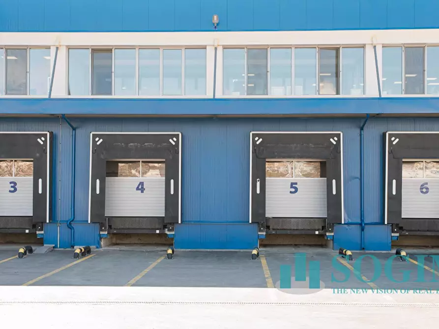 Immagine 13 di Capannone industriale in affitto  a Piacenza