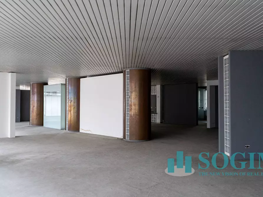 Immagine 22 di Locale commerciale in vendita  in via carducci 104 a Lissone