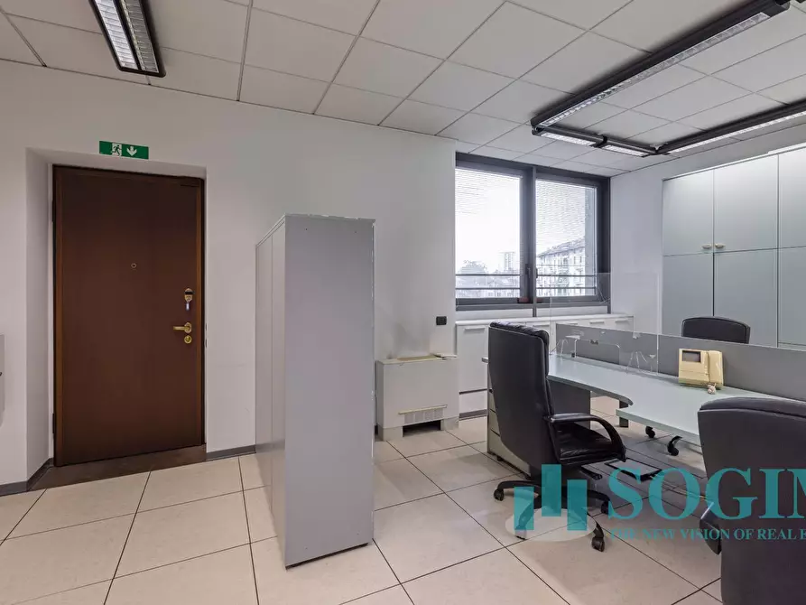 Immagine 39 di Ufficio in vendita  in via Cernuschi 6 a Monza