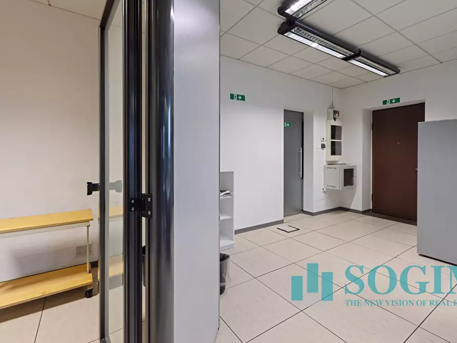 Immagine 48 di Ufficio in vendita  in via Cernuschi 6 a Monza