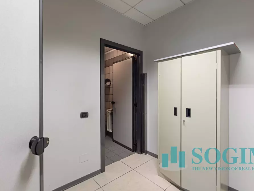 Immagine 59 di Ufficio in vendita  in via Cernuschi 6 a Monza