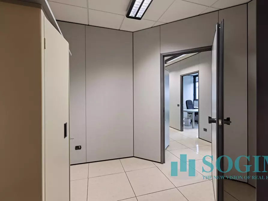 Immagine 60 di Ufficio in vendita  in via Cernuschi 6 a Monza