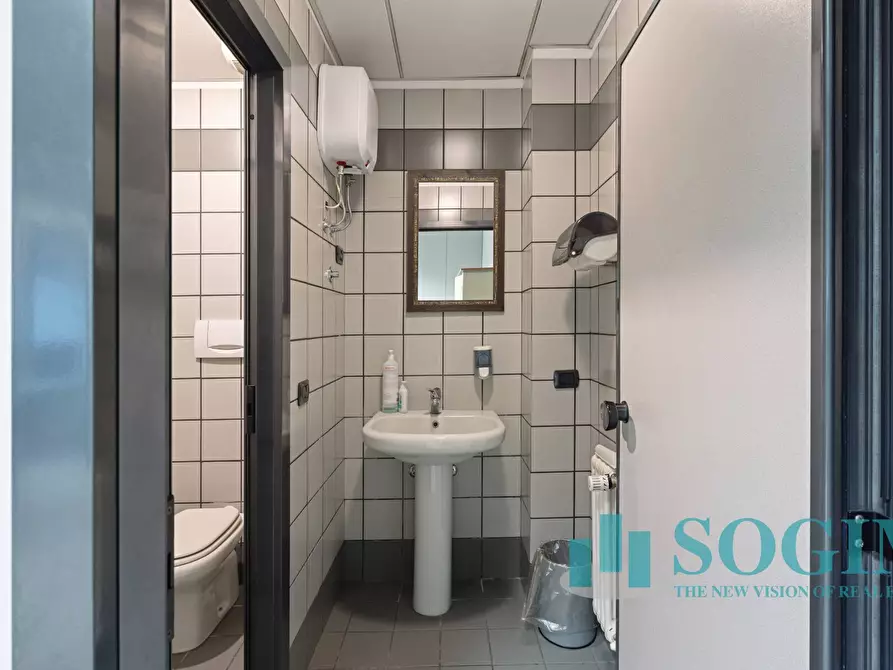 Immagine 61 di Ufficio in vendita  in via Cernuschi 6 a Monza