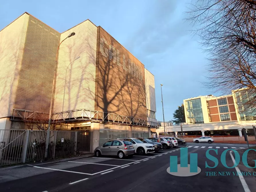 Immagine 23 di Locale commerciale in vendita  in via carducci 104 a Lissone