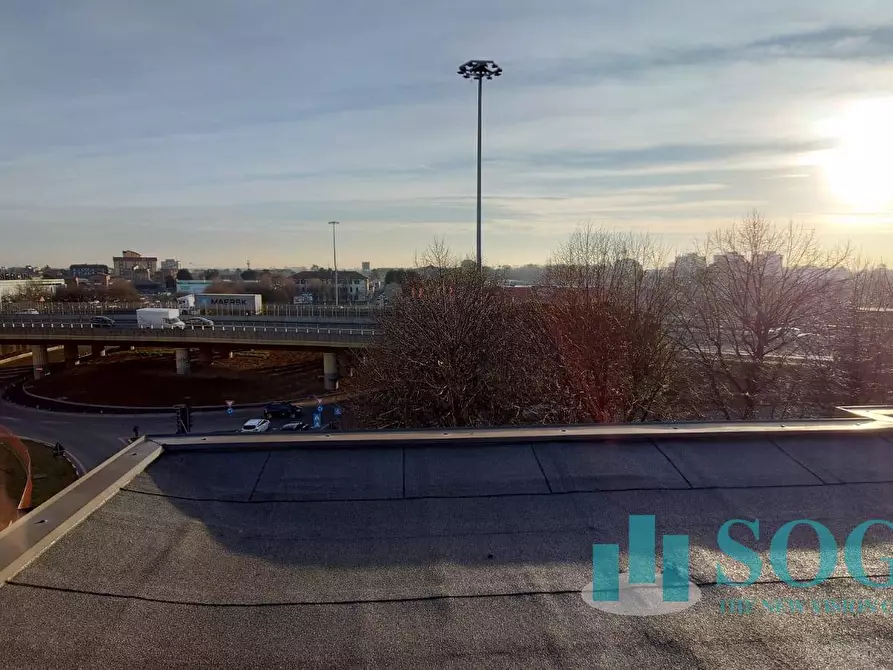 Immagine 7 di Locale commerciale in vendita  in via carducci 104 a Lissone