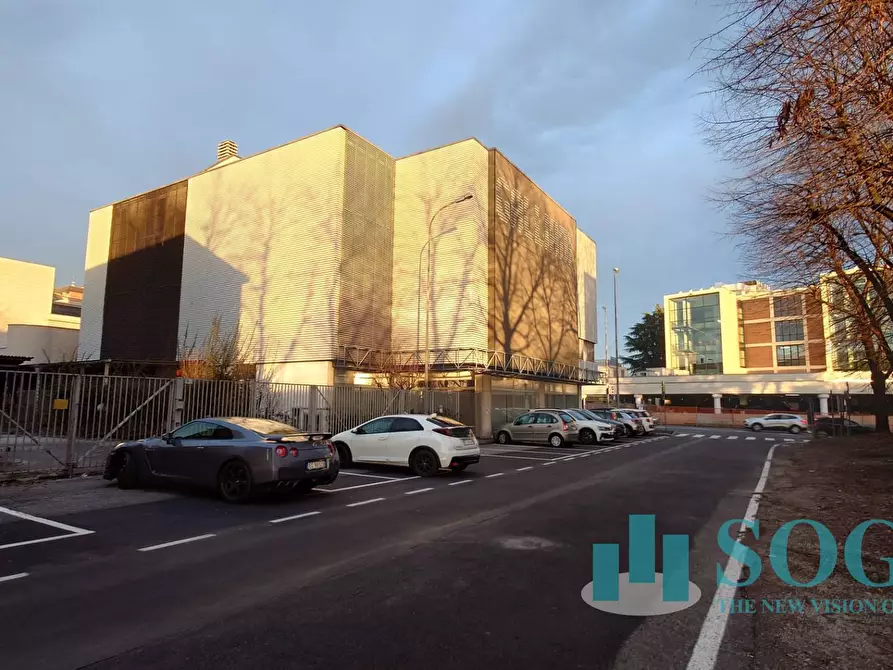 Immagine 17 di Locale commerciale in vendita  in via carducci 104 a Lissone