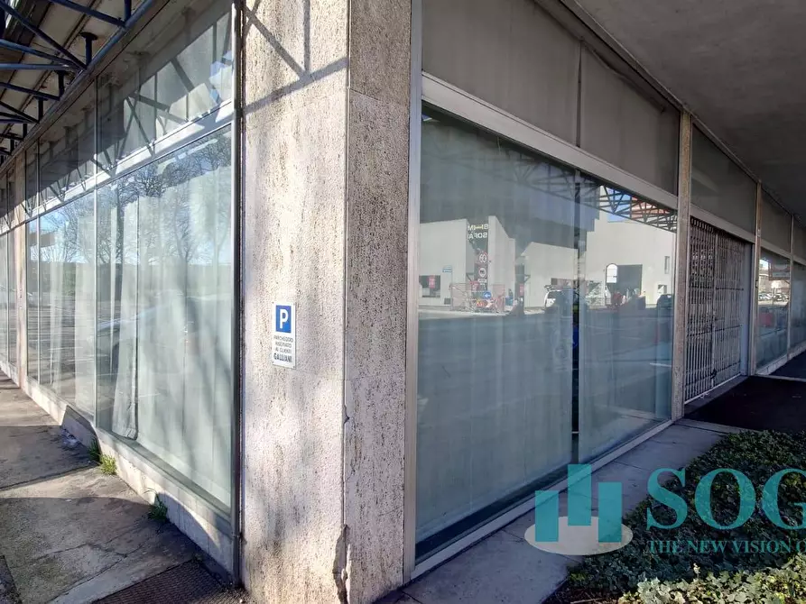 Immagine 10 di Locale commerciale in vendita  in via carducci 104 a Lissone