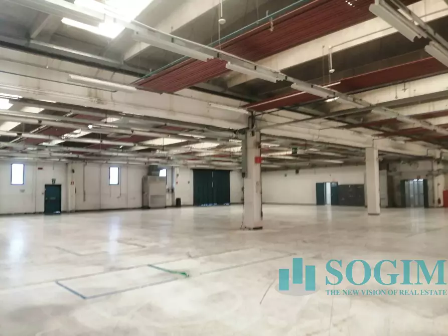 Immagine 3 di Capannone industriale in affitto  in Via Oriana Fallaci a Arcore