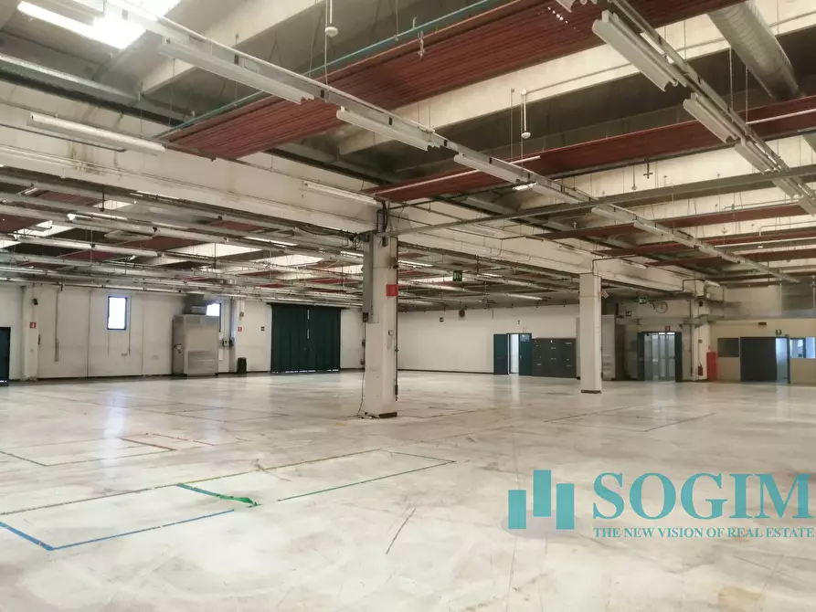 Immagine 4 di Capannone industriale in affitto  in Via Oriana Fallaci a Arcore