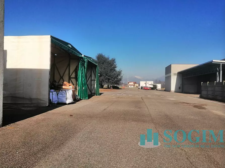 Immagine 13 di Capannone industriale in affitto  in Via Oriana Fallaci a Arcore