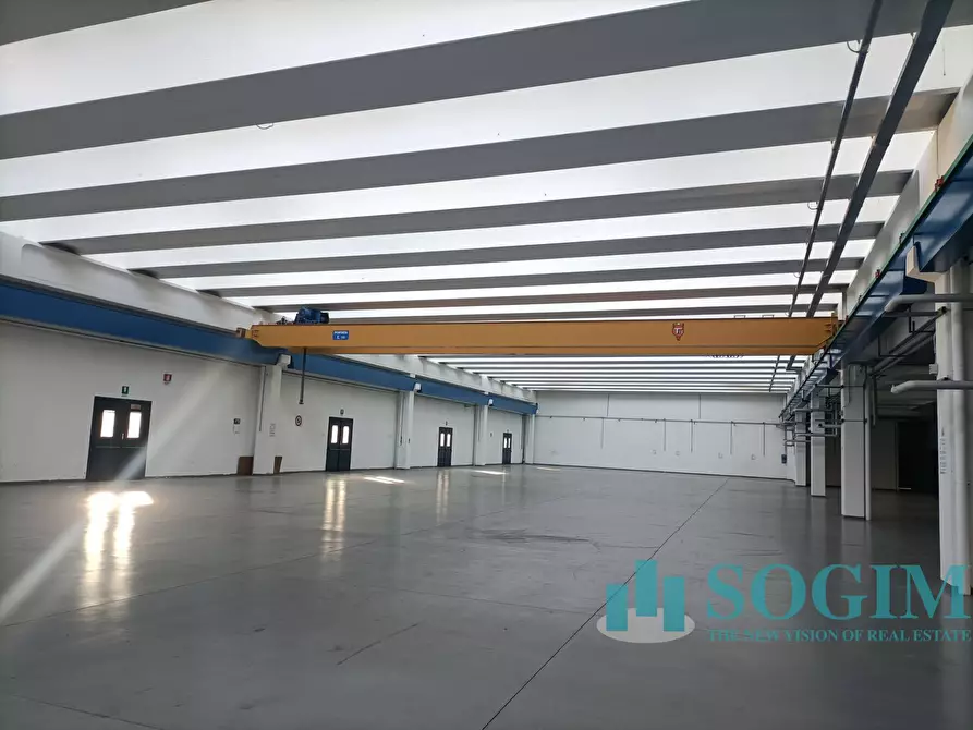 Immagine 45 di Capannone industriale in affitto  in Via del Valà 14 a Carate Brianza