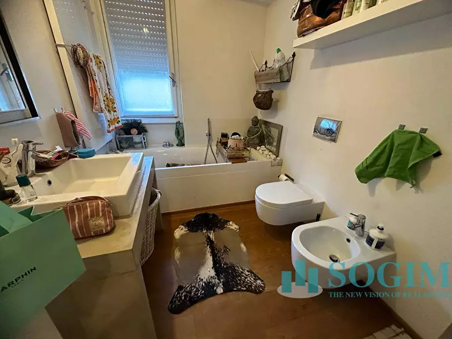 Immagine 3 di Appartamento in vendita  in Via rezia a Como