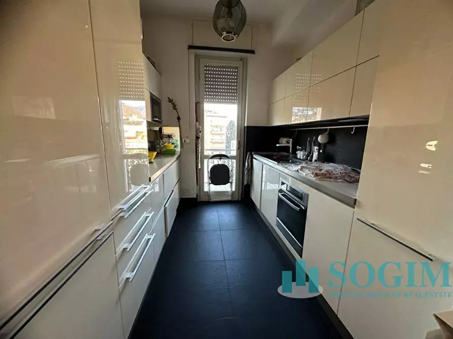 Immagine 9 di Appartamento in vendita  in Via rezia a Como