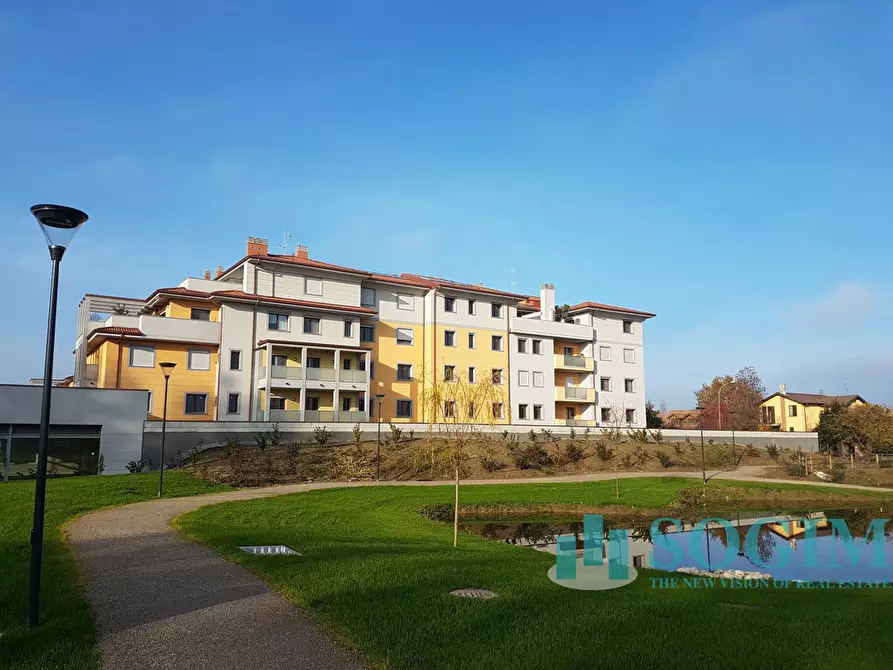 Immagine 5 di Negozio in vendita  a Basiglio