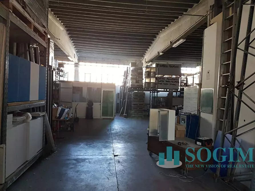 Immagine 11 di Capannone industriale in vendita  a Opera