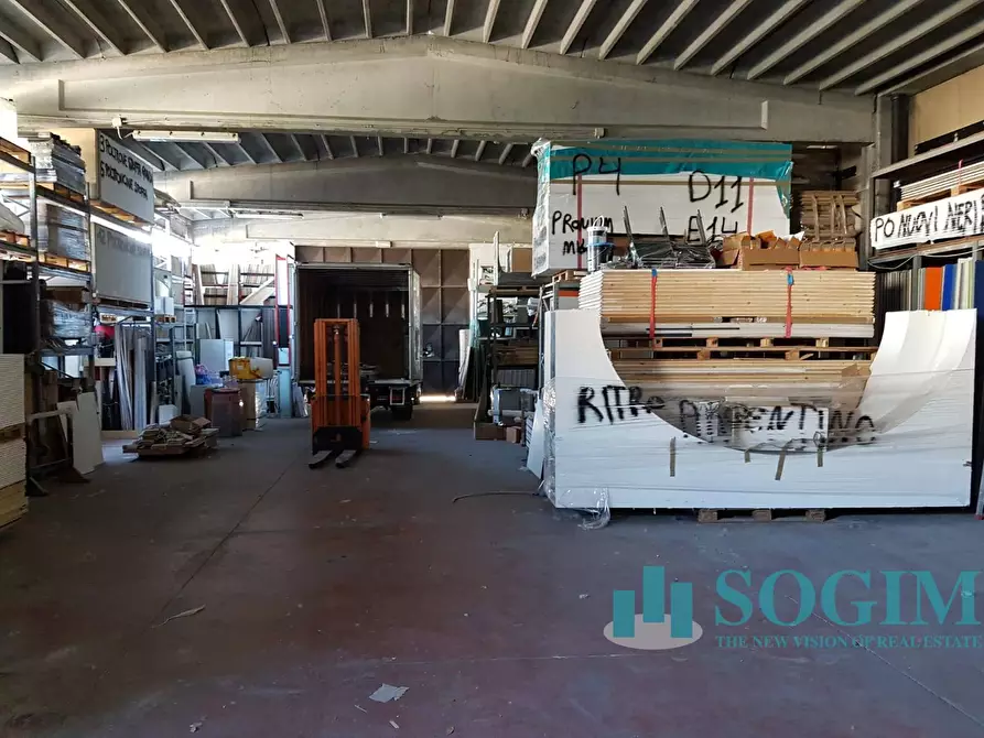 Immagine 2 di Capannone industriale in vendita  a Opera