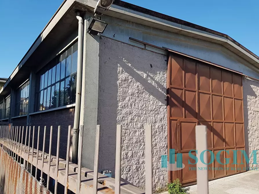 Immagine 3 di Capannone industriale in vendita  a Opera