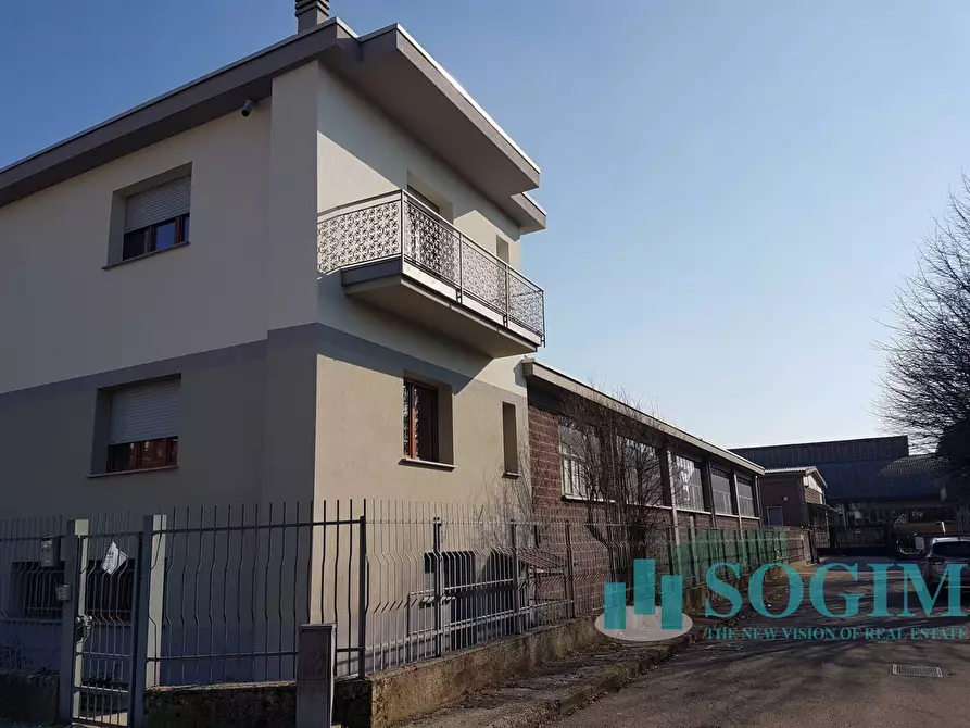 Immagine 15 di Capannone industriale in vendita  a Opera