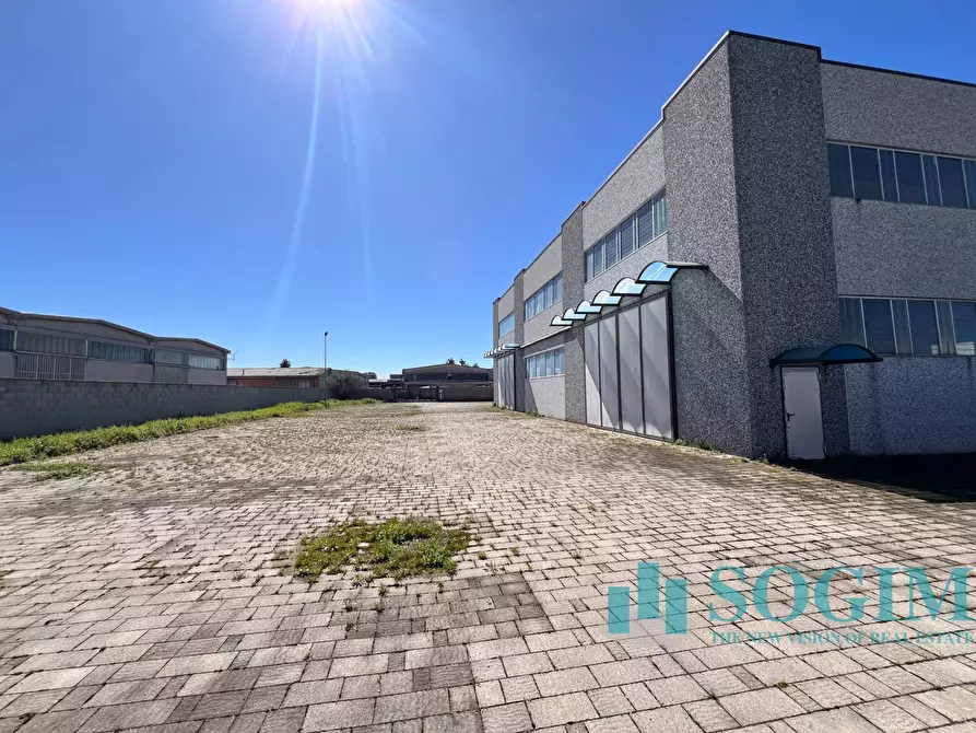 Immagine 4 di Locale commerciale in vendita  in via Milano a Cerano