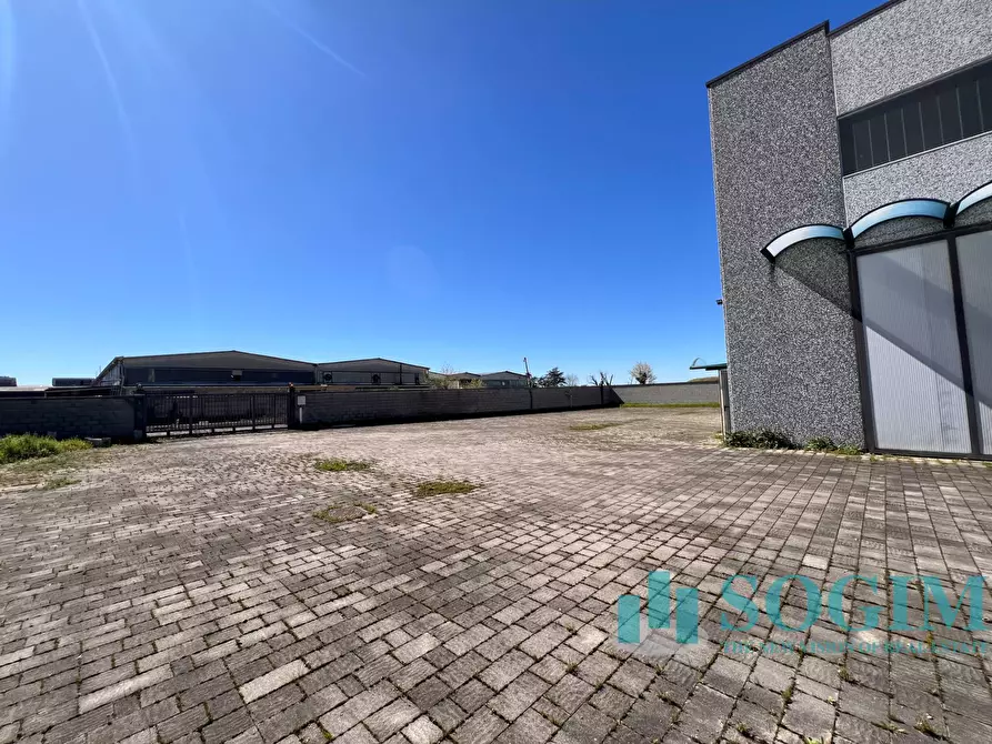 Immagine 7 di Locale commerciale in vendita  in via Milano a Cerano