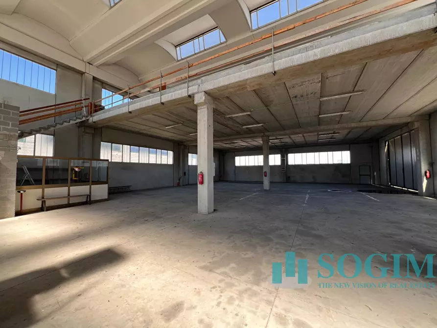 Immagine 11 di Locale commerciale in vendita  in via Milano a Cerano