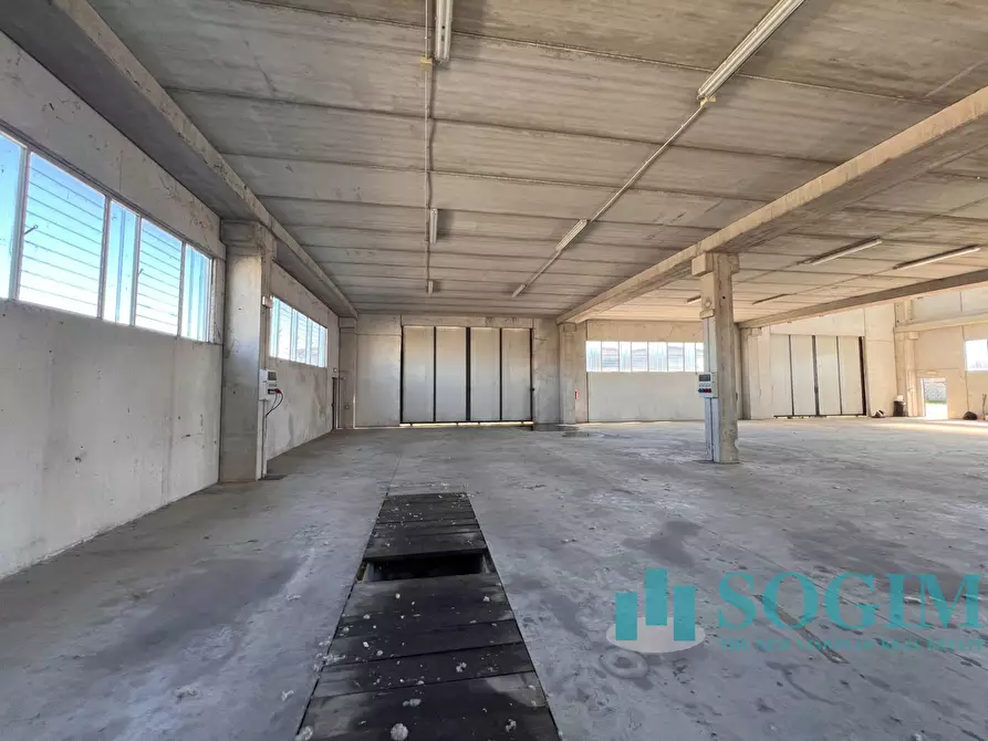 Immagine 12 di Locale commerciale in vendita  in via Milano a Cerano