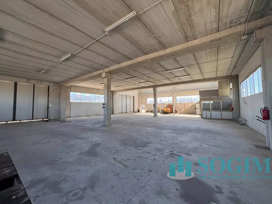 Immagine 13 di Locale commerciale in vendita  in via Milano a Cerano