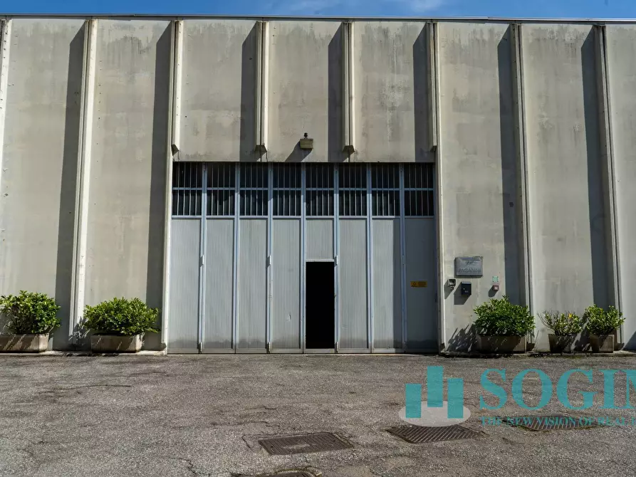 Immagine 22 di Capannone industriale in vendita  in Via caduti oltronesi 1 a Oltrona Di San Mamette