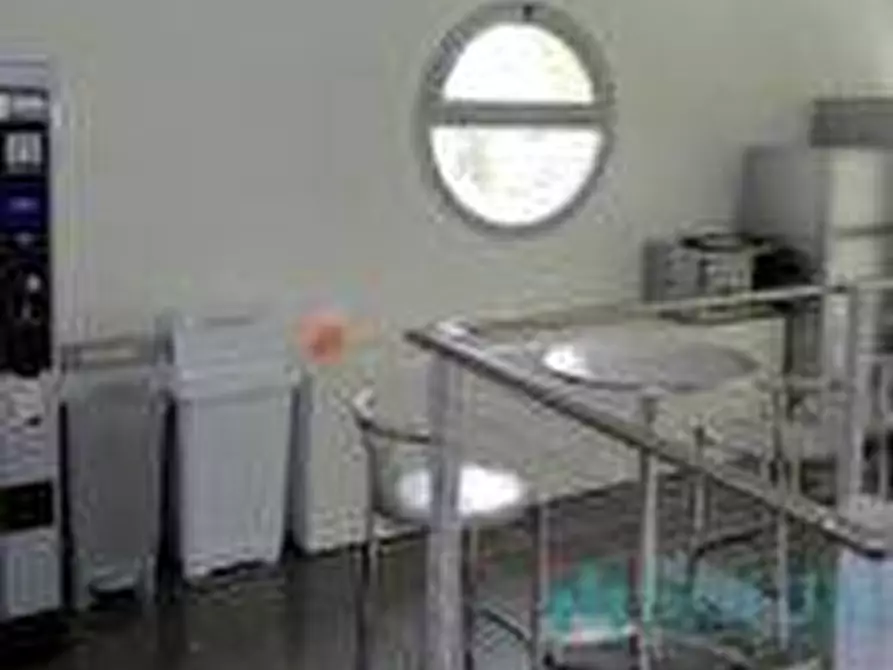 Immagine 11 di Ufficio in vendita  a Rozzano