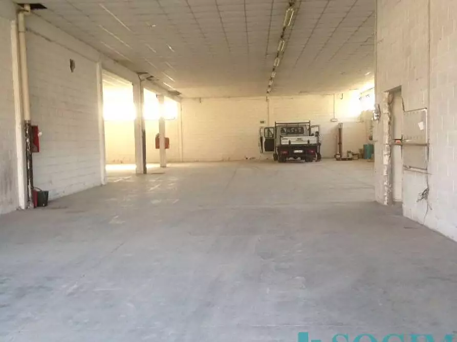 Immagine 3 di Capannone industriale in vendita  in sabotino 10 a Tradate