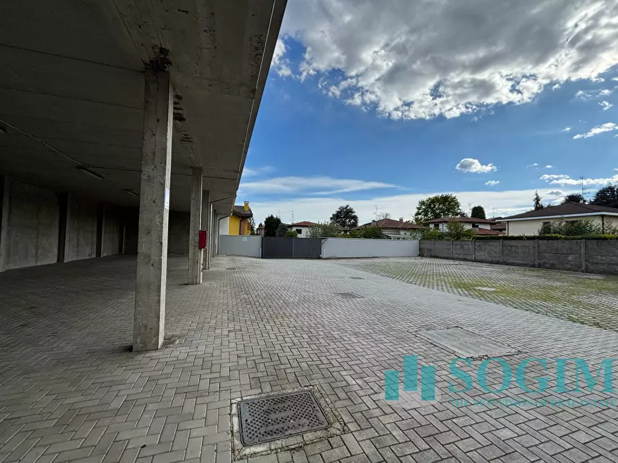 Immagine 35 di Capannone industriale in vendita  in via giovanni XXIII 102 a Cardano Al Campo