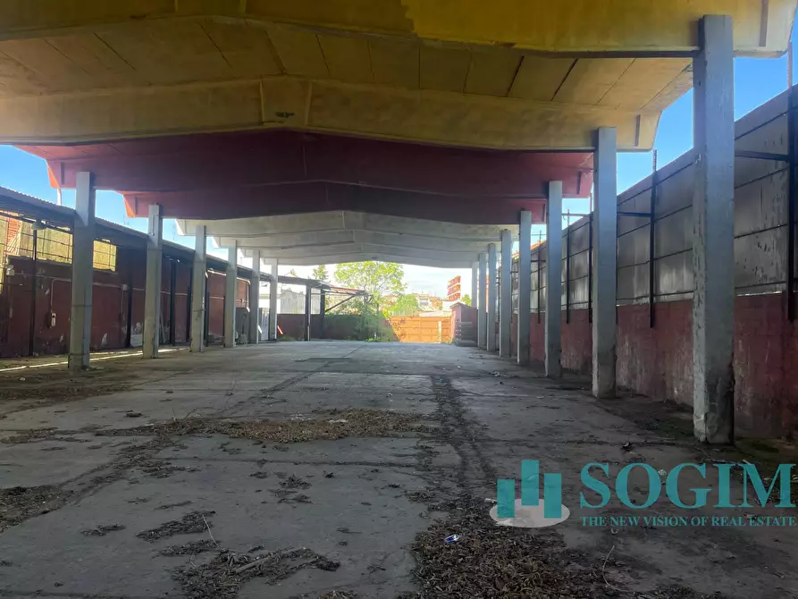 Immagine 2 di Capannone industriale in vendita  a Milano